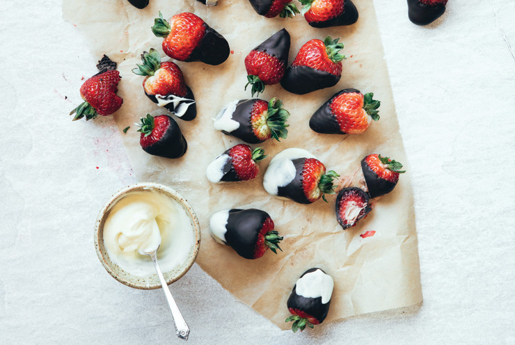 Fraises au gâteau au fromage, trempées dans le chocolat