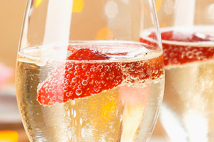 Punch au champagne et aux fraises