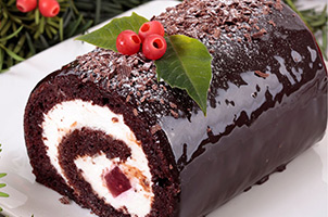Gâteau roulé aux framboises et au chocolat