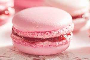 Macarons roses aux fraises