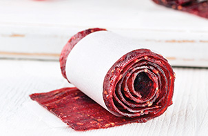 Rouleaux aux fruits, fraises et prunes