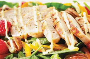 Salade californienne au poulet